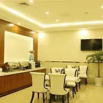 Greentree Inn Shanghai Qipu Road Tiantong Road Subway Station Express Hotel